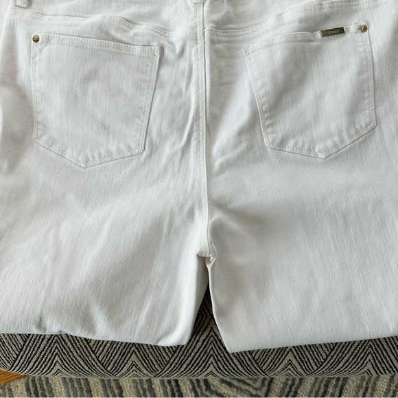 White Chico’s Women’s So Slimming Girlfriend Ankle Jeans Chico size 2 = 12 - Picture 10 of 14